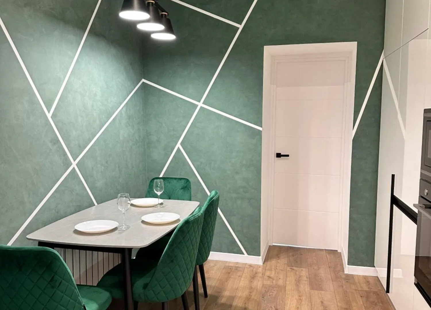 Romantic Apartments - In The Center Of Lviv , King-Size Bed Украина