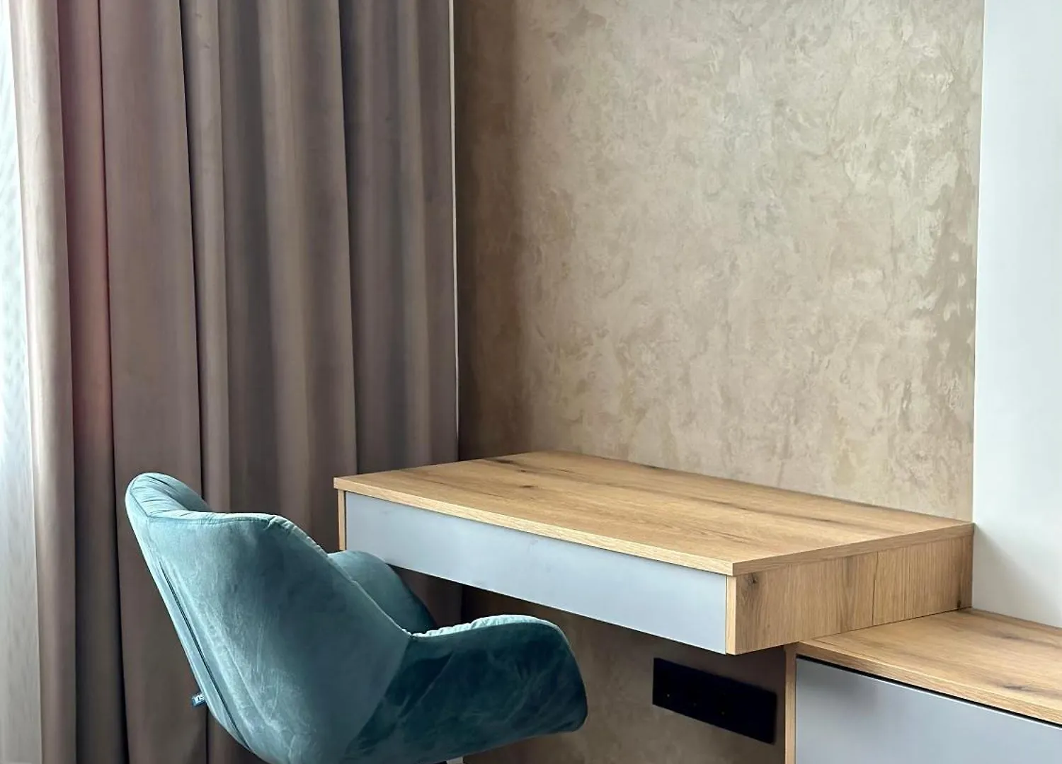 Romantic Apartments - In The Center Of Lviv , King-Size Bed 0*,