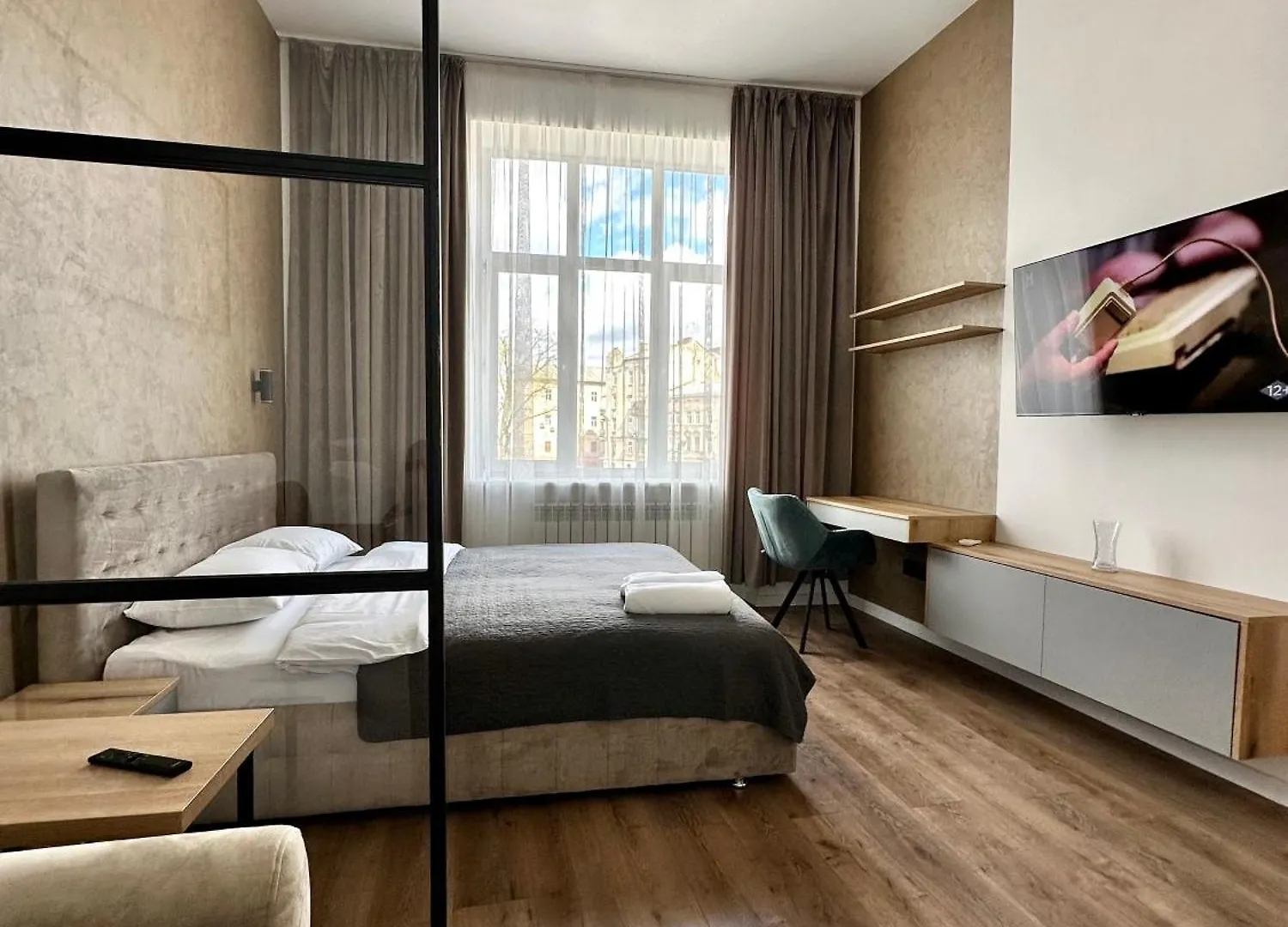 Romantic Apartments - In The Center Of Lviv , King-Size Bed
