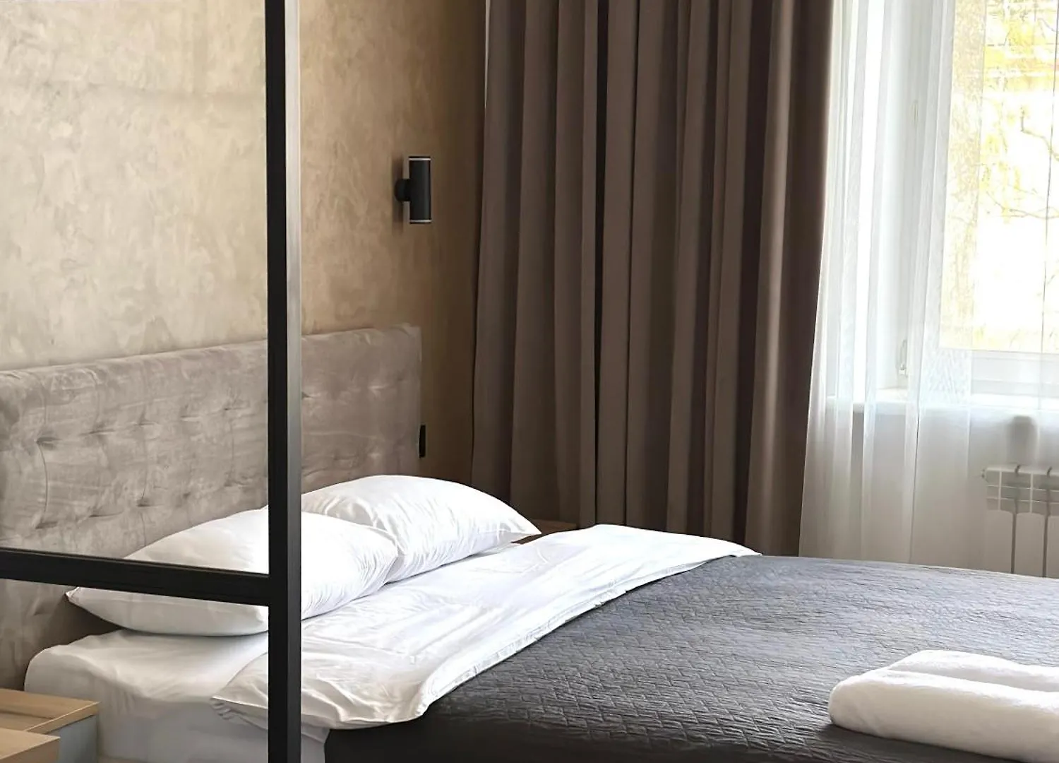 Romantic Apartments - In The Center Of Lviv , King-Size Bed Украина