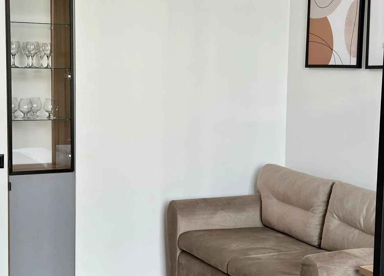Romantic Apartments - In The Center Of Lviv , King-Size Bed